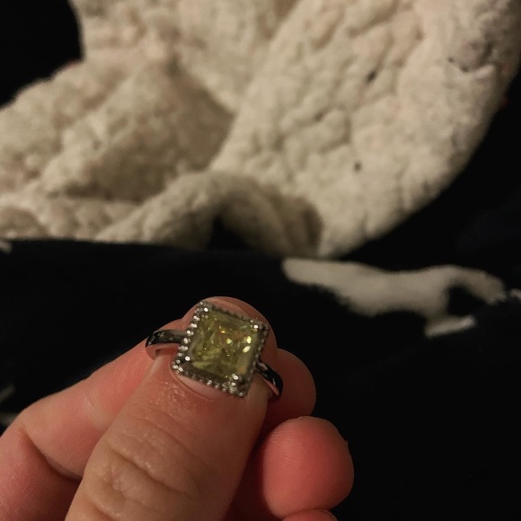 RINGS - Picture 2 of 8